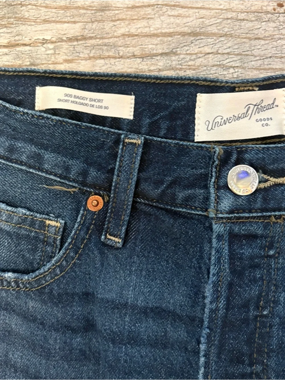 NWT Universal Thread 90s Baggy Denim Shorts – Women’s Size 4